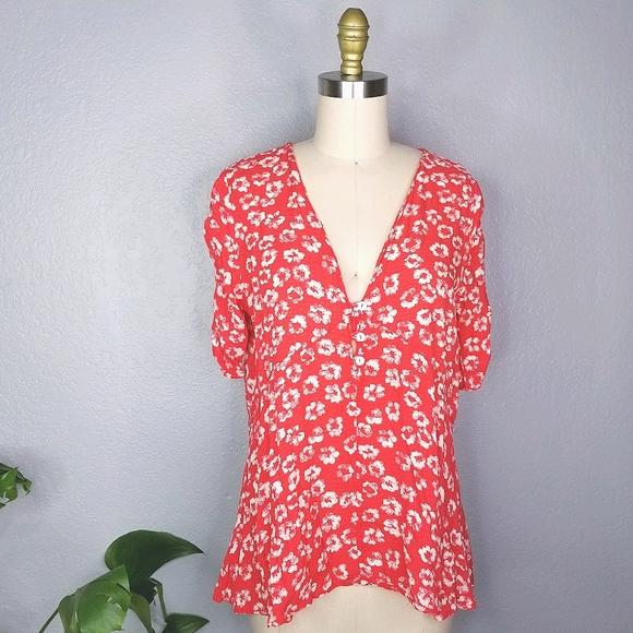 Hummingbird Tops - Hummingbird brand ruched floral blouse